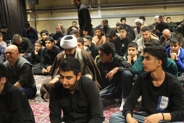 تصاویر/ مراسم دعای توسل و مداحی شام شهادت حضرت فاطمه (س) در مدرسه علمیه امام صادق (ع) قروه