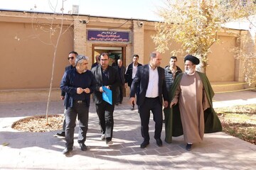 بازدید فرماندار خمین از بیت تاریخی حضرت امام(ره)