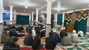 تصاویر / برگزاری مراسم روضه در مدرسه علمیه قرآنی علی بن ابیطالب(ع) ملایر