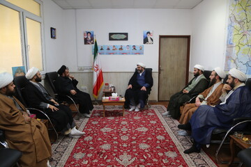 تصاویر/ دیدار مدیر و تولیت مدرسه علمیه خاتم الانبیا(ص) با مدیر حوزه علمیه خوزستان