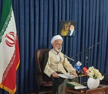 عالم ربانی ۲۴ ویژگی دارد که عمل و تقوا شرط کمال آن است