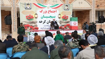 تصاویر/ اجتماع بزرگ بسیجیان شهرستان کرخه همزمان با هفته بسیج