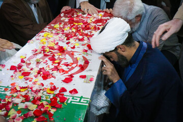 تصاویر/ میزبانی مرکز مدیریت حوزه‌های علمیه از شهید گمنام