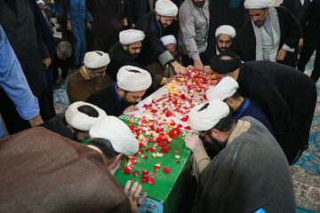 تجدید میثاق با شهید گمنام در مرکز مدیریت حوزه‌های علمیه | جوشقانیان: میدان فرهنگ رها نشود