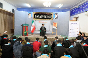 بازگشت به توحید و حفظ وحدت، راه نجات بشر و وظیفه نسل جوان