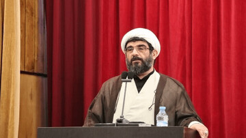 پیوند طلاب و دانشجویان، رمز حفظ انقلاب و اقتدار کشور است