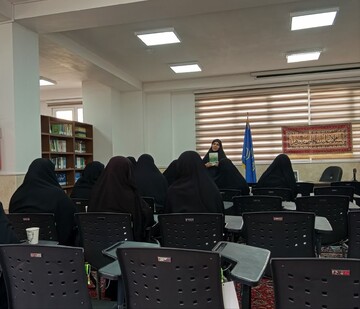 معرفی کتاب‌های فاطمی توسط طلاب مدرسه علمیه ریحانه النبی اراک