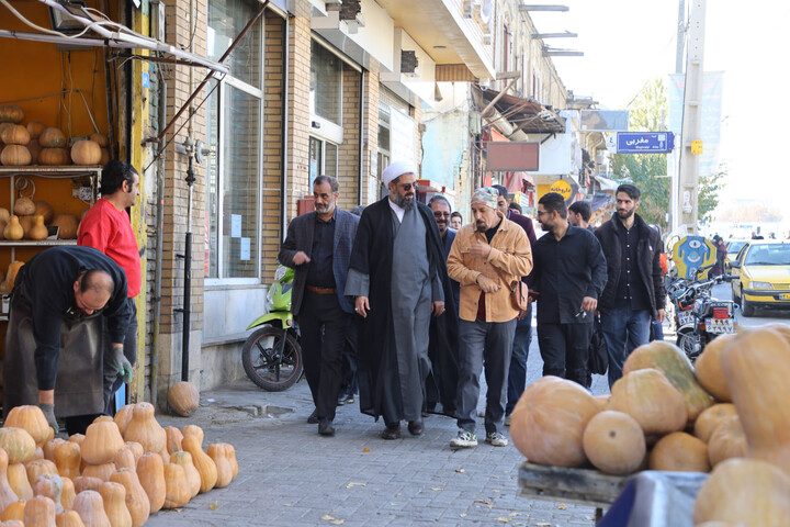 تصاویر / گفت‌وگو چهره به چهره امام جمعه همدان با مردم