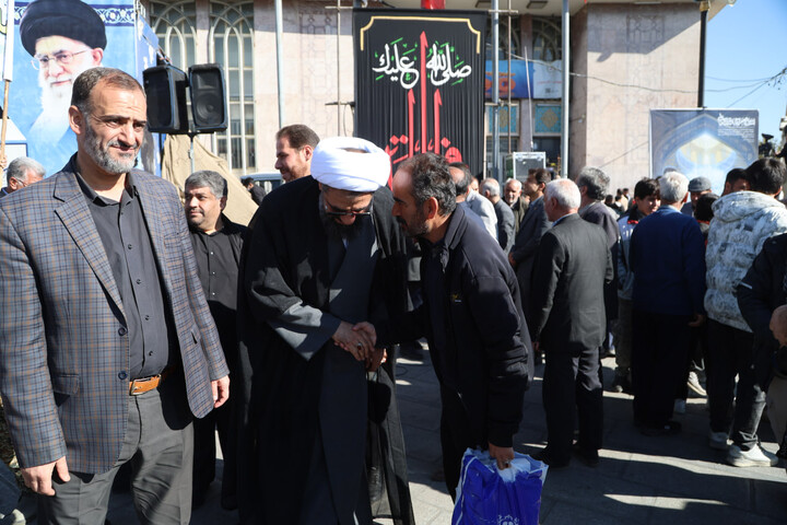 تصاویر / گفت‌وگو چهره به چهره امام جمعه همدان با مردم