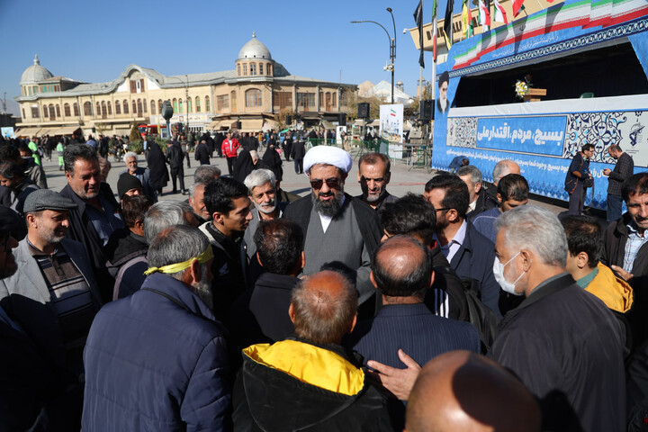تصاویر / گفت‌وگو چهره به چهره امام جمعه همدان با مردم