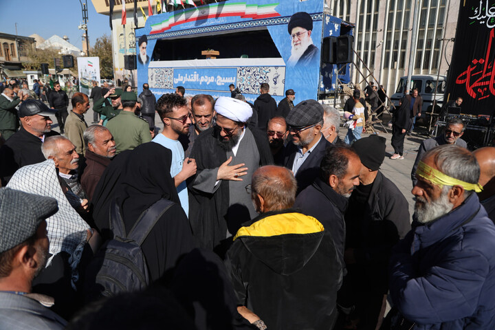 تصاویر / گفت‌وگو چهره به چهره امام جمعه همدان با مردم