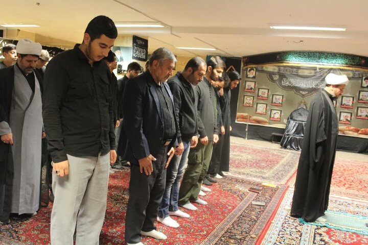 تصاویر/مراسم دعای توسل و مداحی شام شهادت حضرت فاطمه (س) در مدرسه علمیه امام صادق (ع) قروه