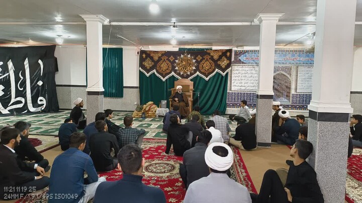 تصاویر / برگزاری مراسم عزاداری ایام شهادت حضرت زهرا(س) در مدرسه علمیه قرآنی علی بن ابیطالب(ع) ملایر