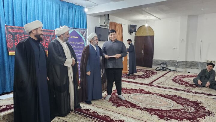 تقدیر و تجلیل از ممتازین عرصه پژوهش