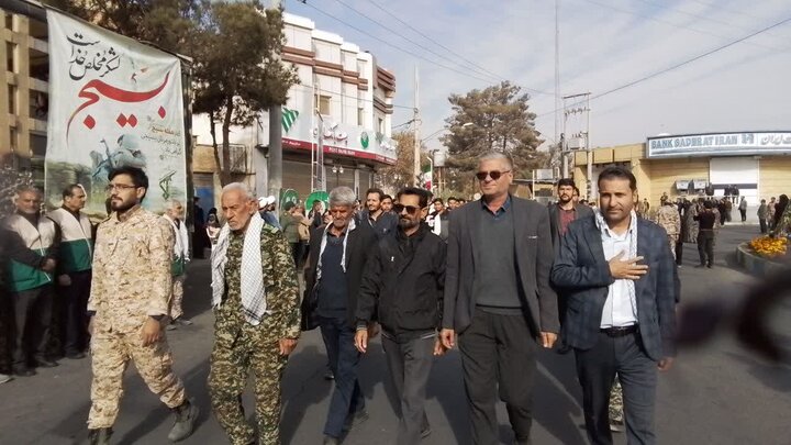 تصاویر/شكوه اقتدار در تجمع بزرگ بسیجیان شهرستان آران وبیدگل