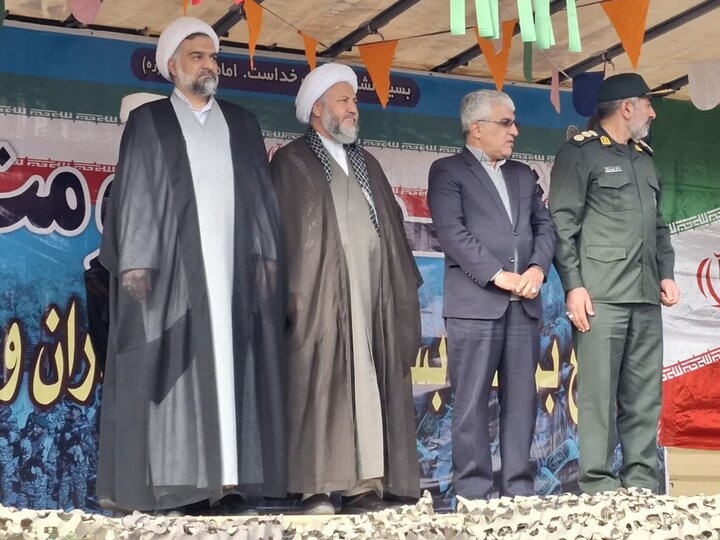 تصاویر/شكوه اقتدار در تجمع بزرگ بسیجیان شهرستان آران وبیدگل