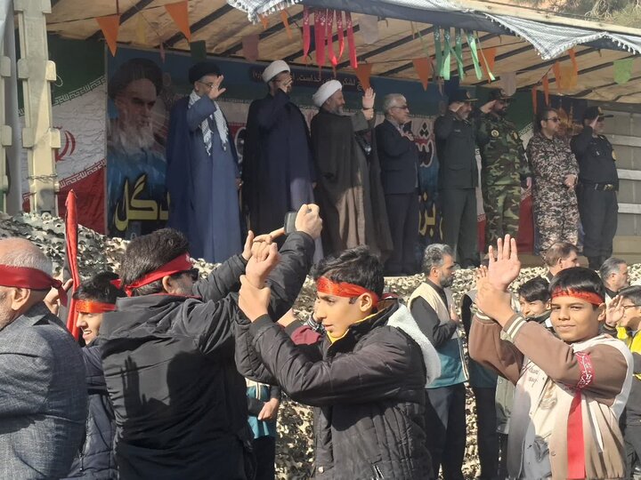 تصاویر/شكوه اقتدار در تجمع بزرگ بسیجیان شهرستان آران وبیدگل