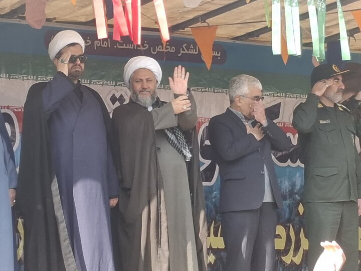 تصاویر/شكوه اقتدار در تجمع بزرگ بسیجیان شهرستان آران وبیدگل