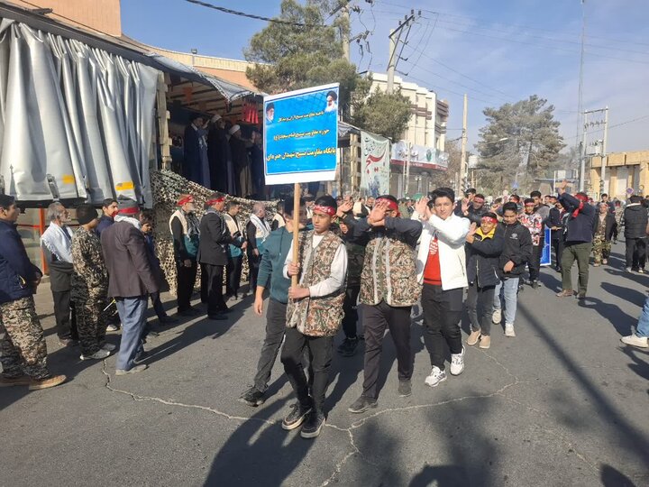 تصاویر/شكوه اقتدار در تجمع بزرگ بسیجیان شهرستان آران وبیدگل