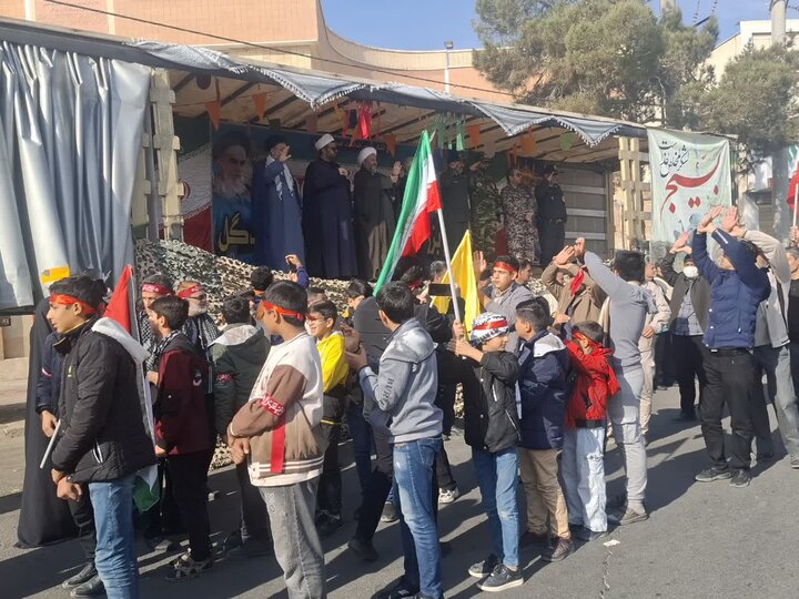 تصاویر/شكوه اقتدار در تجمع بزرگ بسیجیان شهرستان آران وبیدگل