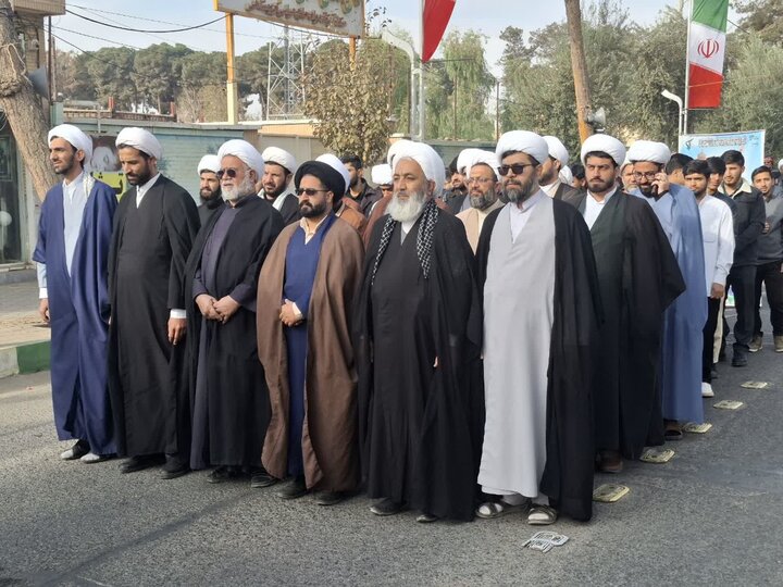 تصاویر/شكوه اقتدار در تجمع بزرگ بسیجیان شهرستان آران وبیدگل