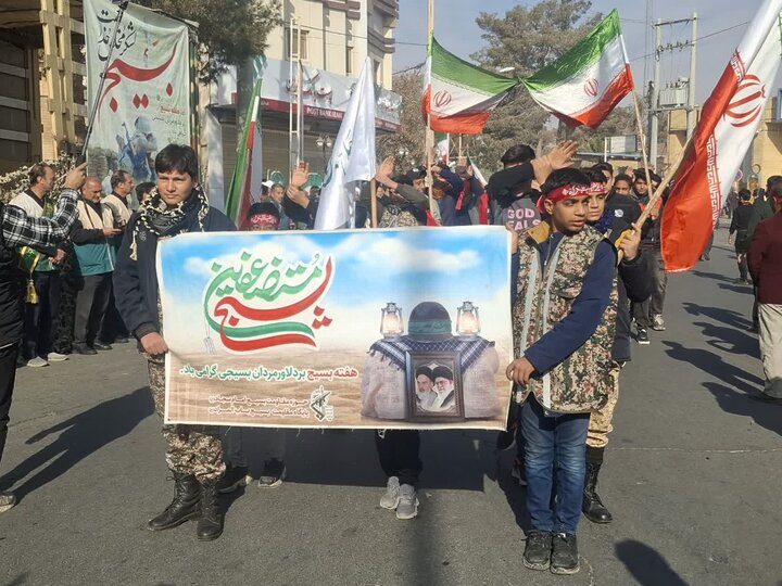 تصاویر/شكوه اقتدار در تجمع بزرگ بسیجیان شهرستان آران وبیدگل