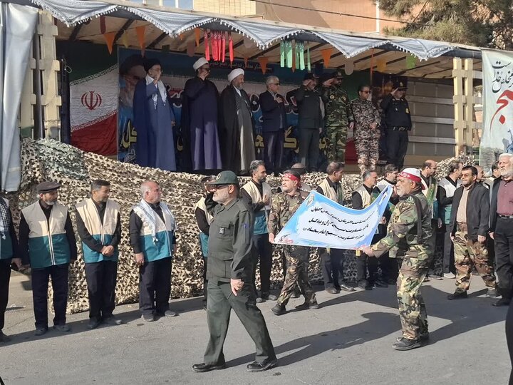 تصاویر/شكوه اقتدار در تجمع بزرگ بسیجیان شهرستان آران وبیدگل