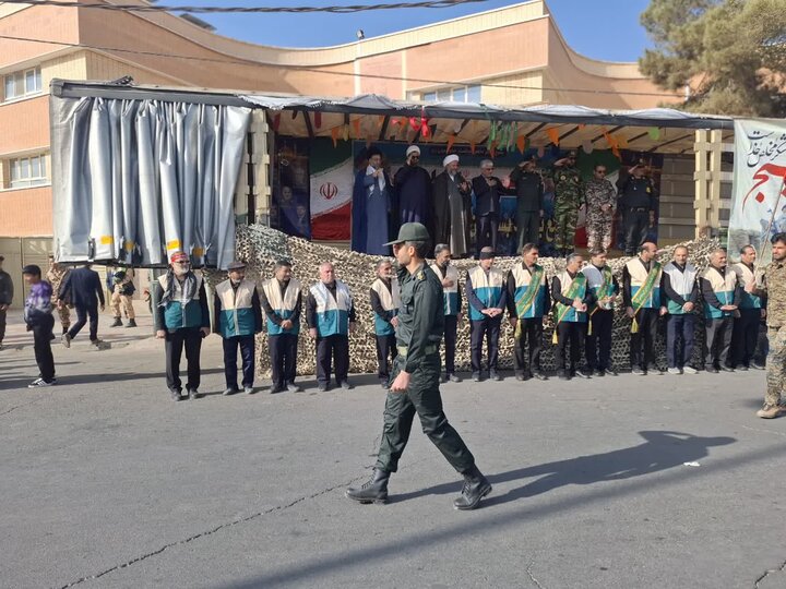 تصاویر/شكوه اقتدار در تجمع بزرگ بسیجیان شهرستان آران وبیدگل