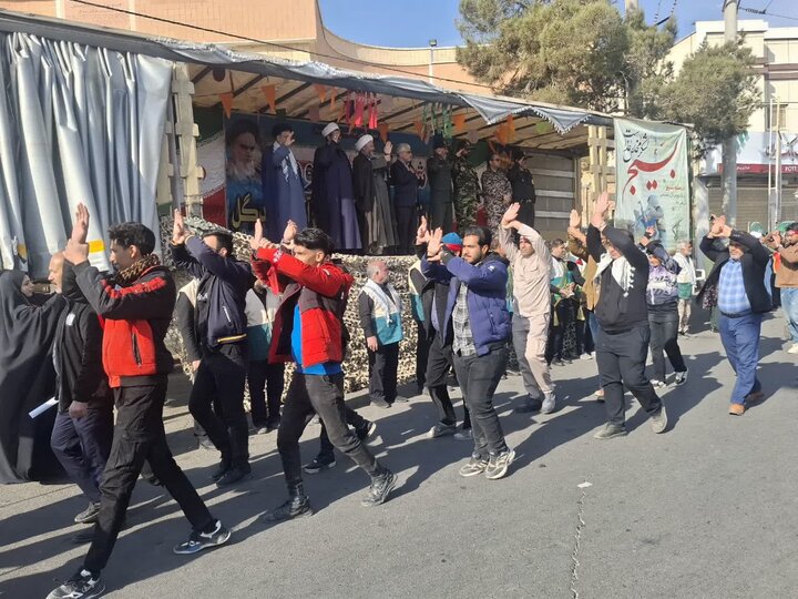 تصاویر/شكوه اقتدار در تجمع بزرگ بسیجیان شهرستان آران وبیدگل