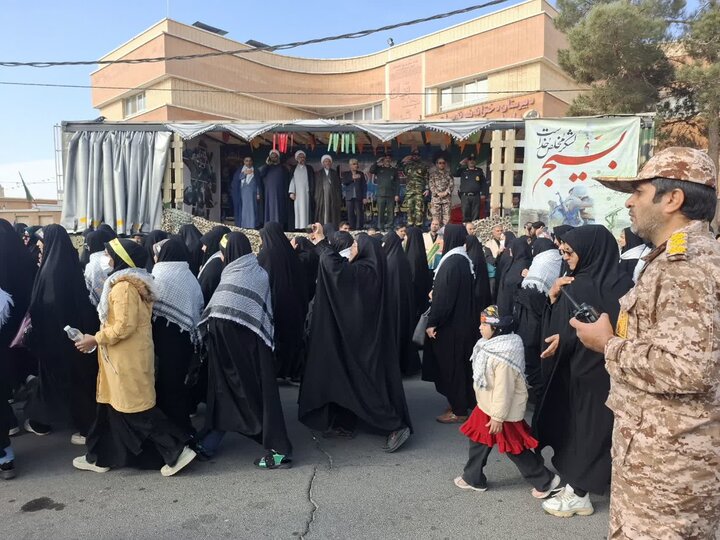 تصاویر/ همایش اقتدار پایگاه‌های بسیج خواهران آران و بیدگل