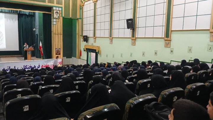 تصاویر/مراسم اجتماع بسیجیان شهرستان خمین  به مناسبت فرارسیدن سالروز تشکیل بسیج