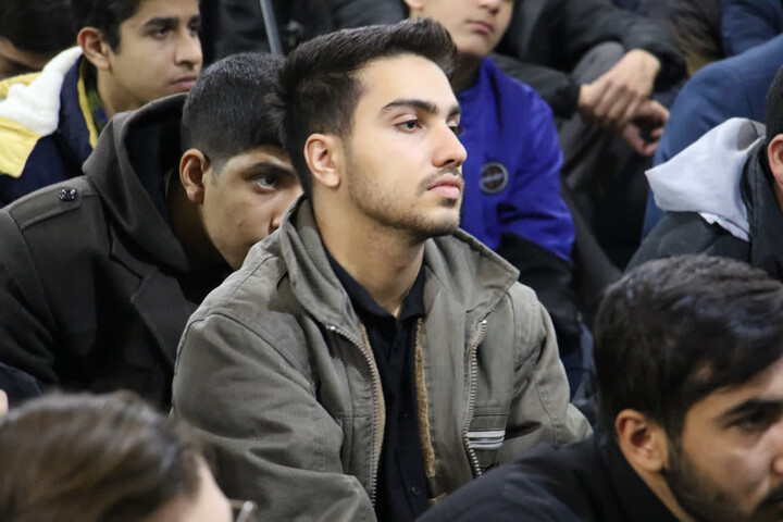 تصاویر| دیدار صمیمی  طلاب مدرسه علمیه امام صادق چهارباغ با آیت الله کریمی جهرمی