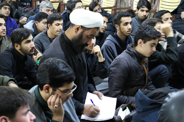 تصاویر| دیدار صمیمی  طلاب مدرسه علمیه امام صادق چهارباغ با آیت الله کریمی جهرمی