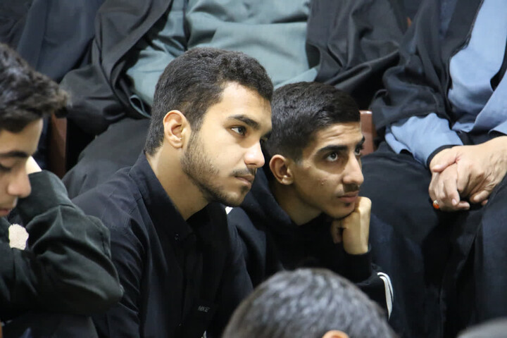 تصاویر| دیدار صمیمی  طلاب مدرسه علمیه امام صادق چهارباغ با آیت الله کریمی جهرمی