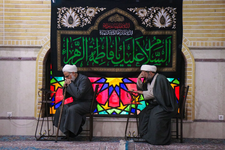 تصاویر/ مراسم پر فیض زیارت عاشورا همراه با حضور پیکر مطهر شهید گمنام