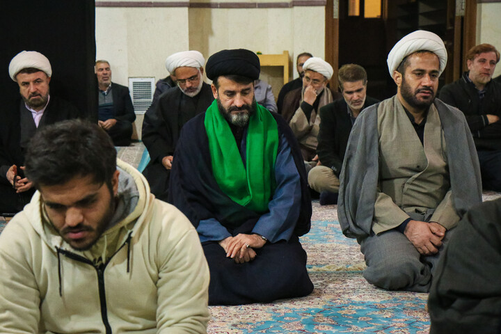 تصاویر/ مراسم پر فیض زیارت عاشورا همراه با حضور پیکر مطهر شهید گمنام