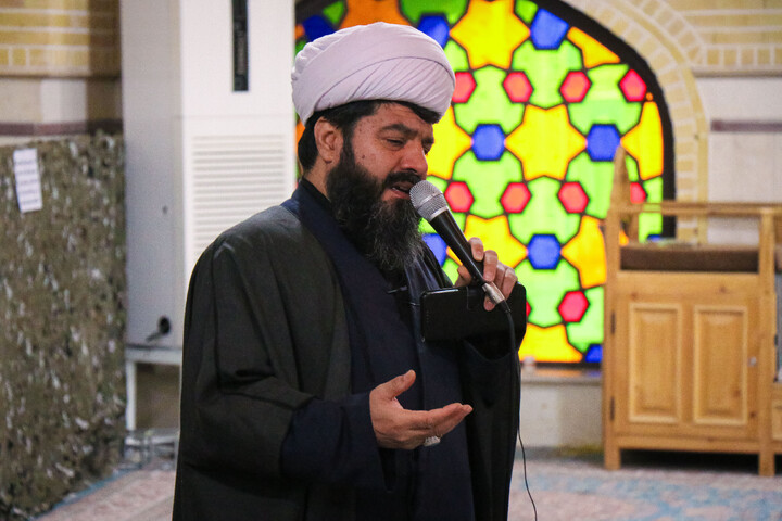 تصاویر/ مراسم پر فیض زیارت عاشورا همراه با حضور پیکر مطهر شهید گمنام