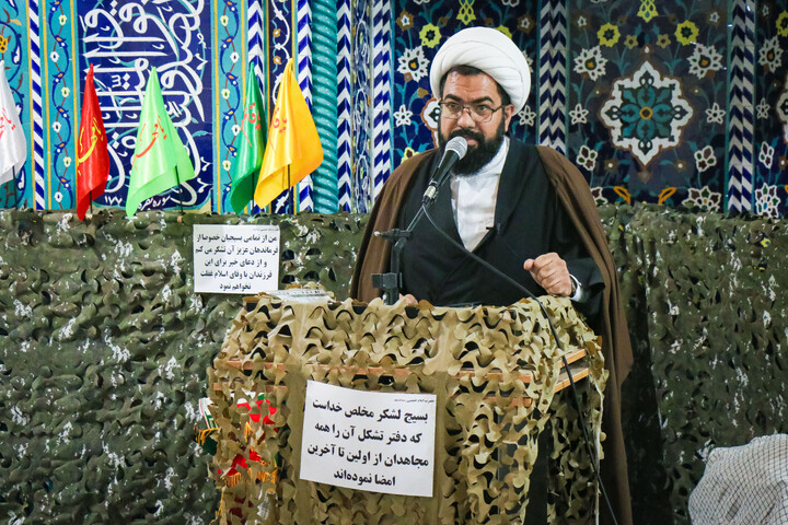 تصاویر/ مراسم پر فیض زیارت عاشورا همراه با حضور پیکر مطهر شهید گمنام