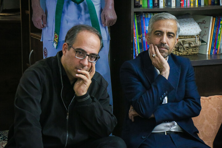 تصاویر/ دیدار جمعی از اهالی رسانه قم با خانواده شهید بسیجی مختارزاده