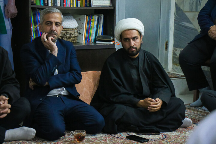 تصاویر/ دیدار جمعی از اهالی رسانه قم با خانواده شهید بسیجی مختارزاده