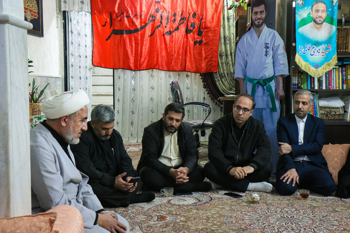 تصاویر/ دیدار جمعی از اهالی رسانه قم با خانواده شهید بسیجی مختارزاده