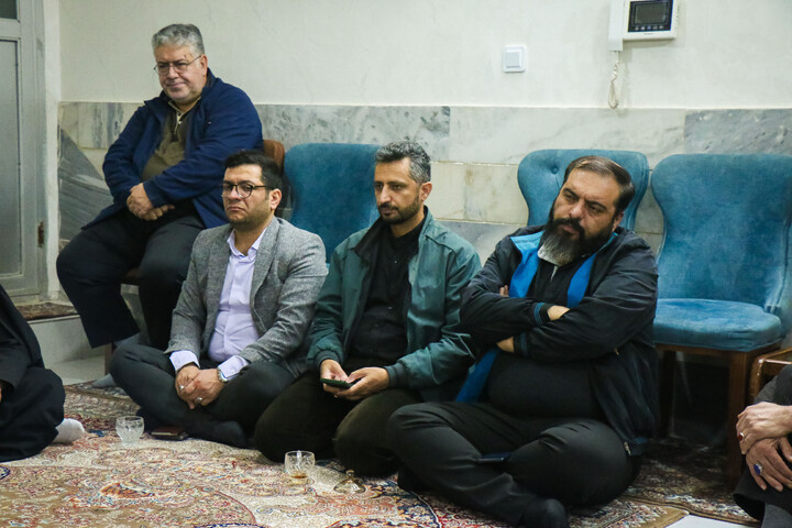 تصاویر/ دیدار جمعی از اهالی رسانه قم با خانواده شهید بسیجی مختارزاده