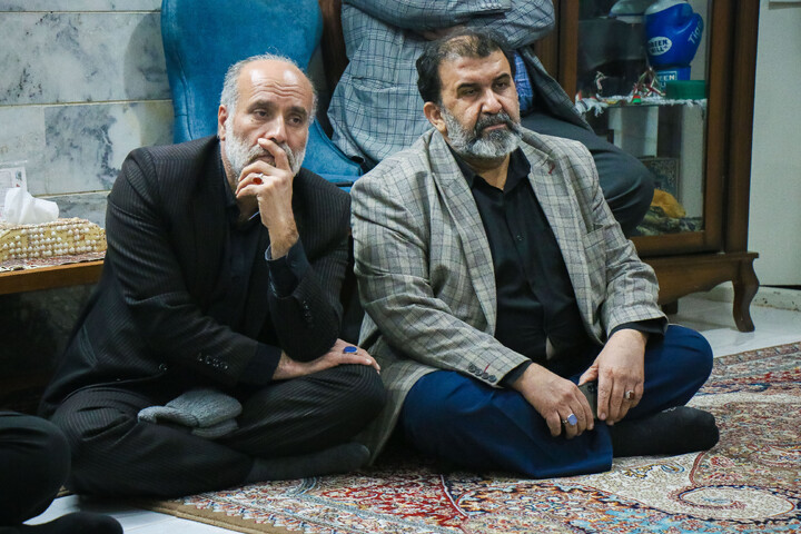 تصاویر/ دیدار جمعی از اهالی رسانه قم با خانواده شهید بسیجی مختارزاده