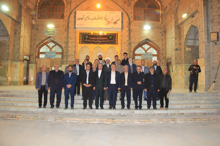 تصاویر/بازدید میدانی استاندار مرکزی از امامزاده محمد عابد(ع)