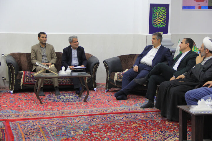 تصاویر/بازدید میدانی استاندار مرکزی از امامزاده محمد عابد(ع)