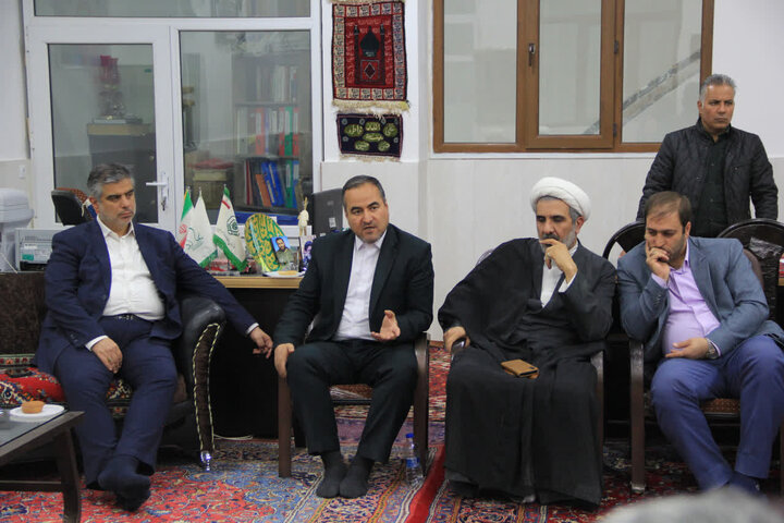 تصاویر/بازدید میدانی استاندار مرکزی از امامزاده محمد عابد(ع)