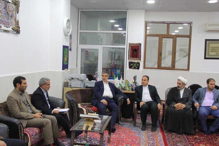 تصاویر/بازدید میدانی استاندار مرکزی از امامزاده محمد عابد(ع)