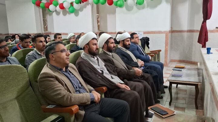 تصاویر/کارگاه آموزشی اامر به معروف و نهی از منکر فرهنگیان در دلفان