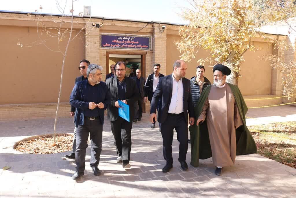 بازدید فرماندار خمین از بیت تاریخی حضرت امام(ره)