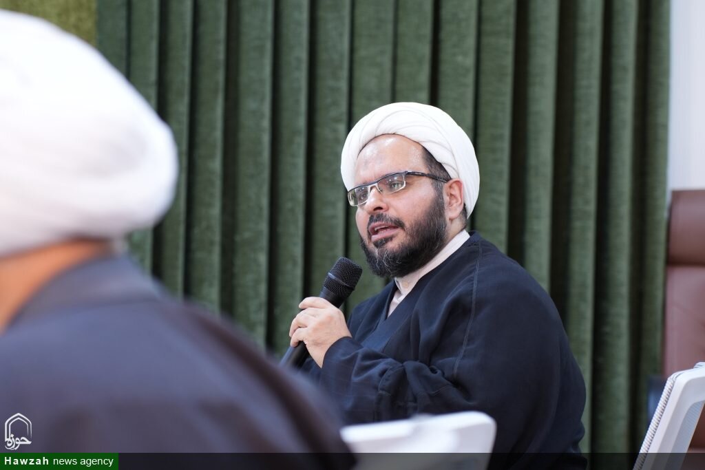 نشست علمی «بررسی مواجهه تمدنی با بیانیه یکصدسالگی حوزه» برگزار شد